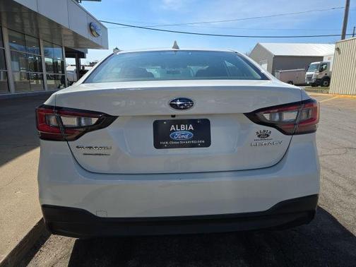 Crystal White Pearl 2022 Subaru Legacy Premium