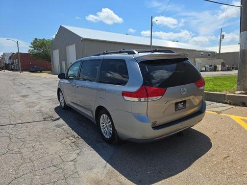 2013 Toyota Sienna XLE