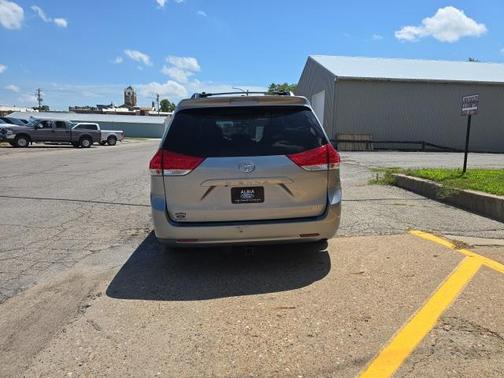 2013 Toyota Sienna XLE