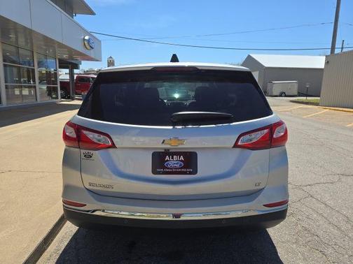 Silver Ice Metallic 2019 Chevrolet Equinox 1LT