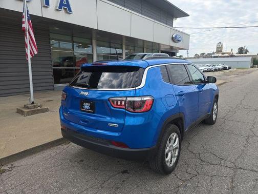 Hydro Blue Pearlcoat 2024 Jeep Compass Latitude