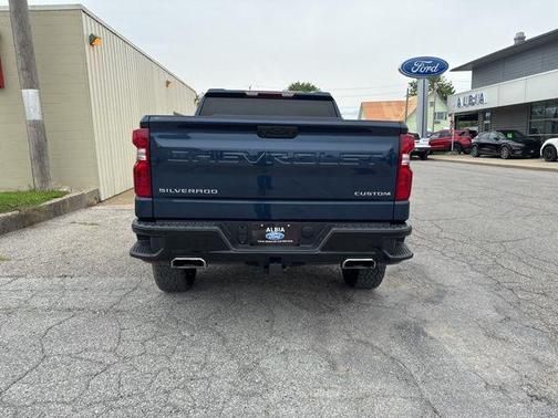 2023 Chevrolet Silverado 1500 Custom Trail Boss