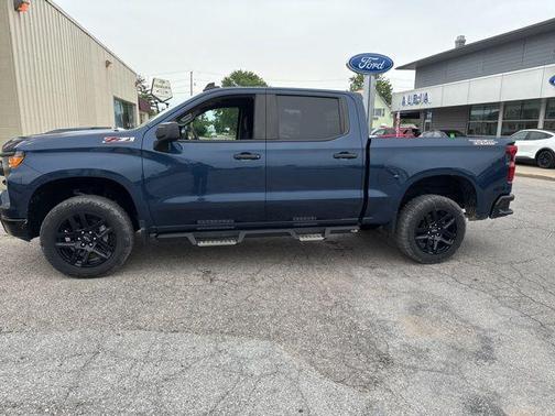 2023 Chevrolet Silverado 1500 Custom Trail Boss