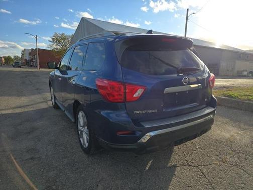 2019 Nissan Pathfinder SL