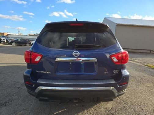 2019 Nissan Pathfinder SL