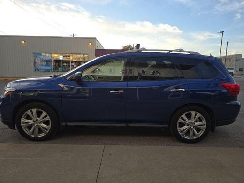 2019 Nissan Pathfinder SL