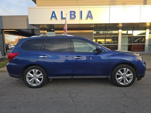 2019 Nissan Pathfinder SL