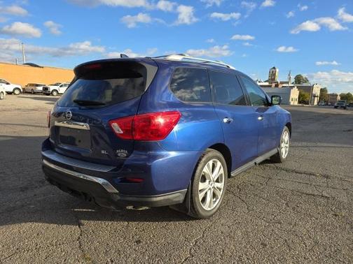 2019 Nissan Pathfinder SL