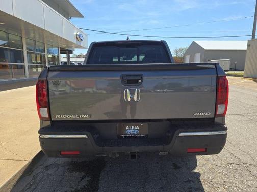 Modern Steel Metallic 2019 Honda Ridgeline RTL-E