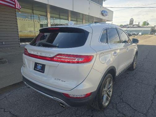 White Platinum Metallic Tri-Coat 2018 Lincoln MKC Reserve