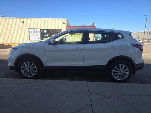 2022 Nissan Rogue Sport S