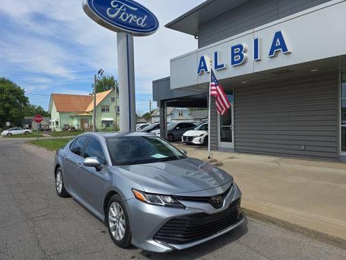 Celestial Silver Metallic 2019 Toyota Camry LE