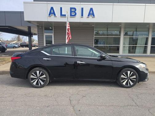 2021 Nissan Altima 2.5 SV