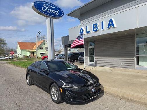 Ebony Black 2022 Kia K5 GT-Line