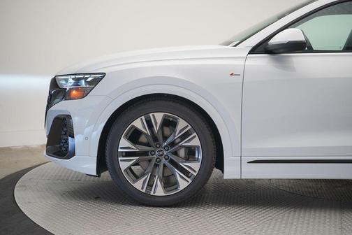 2026 Audi Q8 55 Premium Plus