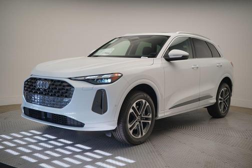 2025 Audi Q5 Premium TFSI quattro S tronic