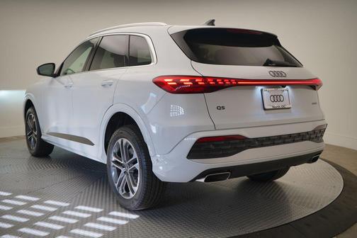 2025 Audi Q5 Premium TFSI quattro S tronic
