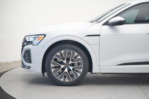 2024 Audi Q8 e-tron Premium Plus