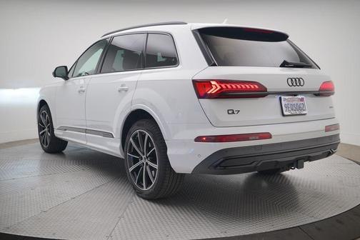 2023 Audi Q7 55 Premium Plus