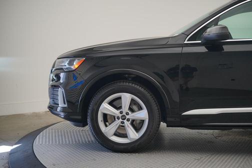 2023 Audi Q7 45 Premium Plus