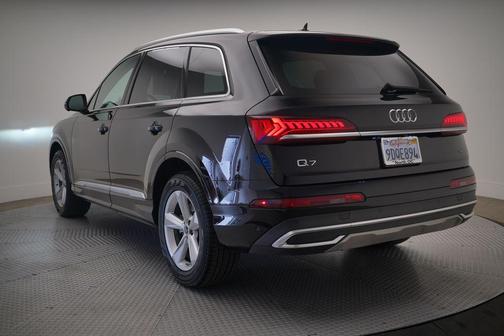 2023 Audi Q7 45 Premium Plus
