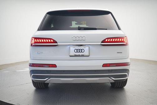 2022 Audi Q7 45 Premium