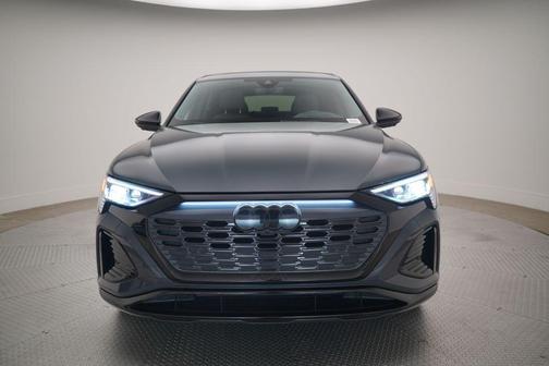 2024 Audi Q8 e-tron Prestige