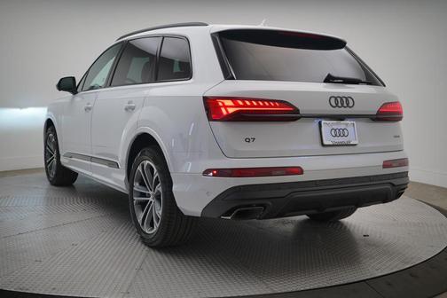 2026 Audi Q7 55 Premium