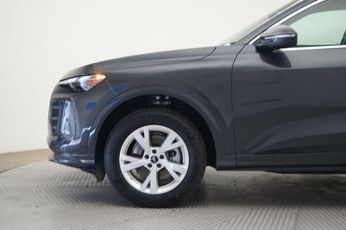 2025 Audi Q5 Premium TFSI quattro S tronic