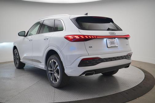 2025 Audi Q5 Premium TFSI quattro S tronic
