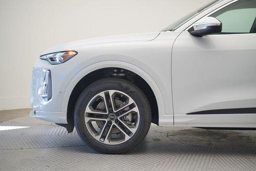 2025 Audi Q5 Premium TFSI quattro S tronic