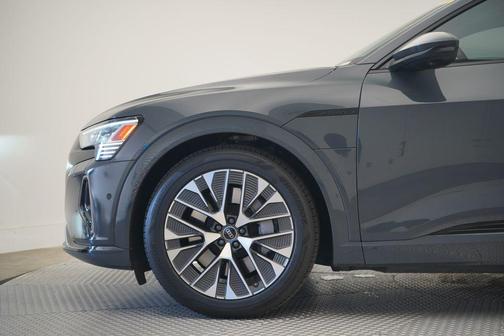 2024 Audi Q8 e-tron Premium Plus