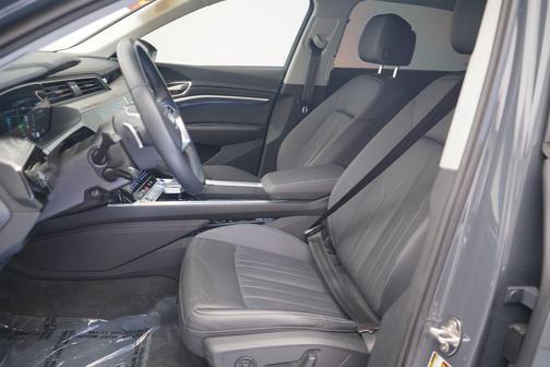 2024 Audi Q8 e-tron Premium Plus