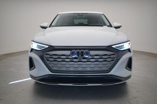2024 Audi Q8 e-tron Premium Plus