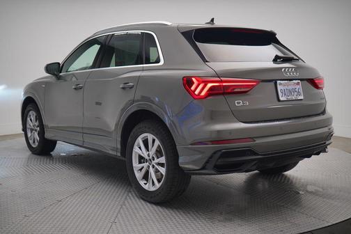 2022 Audi Q3 45 S line Premium