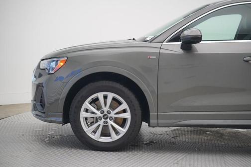 2022 Audi Q3 45 S line Premium