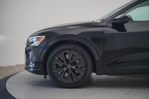 2024 Audi Q8 e-tron Prestige