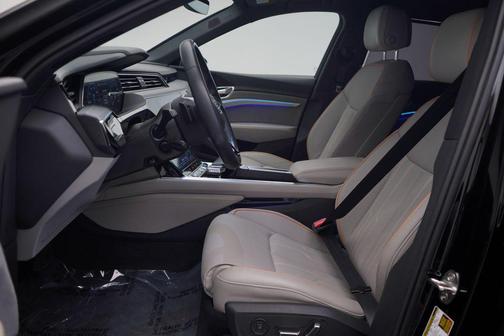 2024 Audi Q8 e-tron Prestige