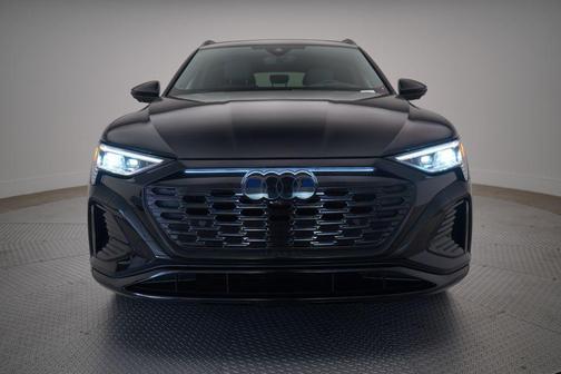 2024 Audi Q8 e-tron Prestige