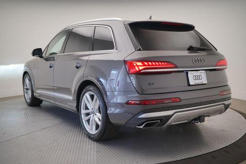 2025 Audi Q7 55 Premium Plus