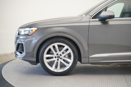 2025 Audi Q7 55 Premium Plus