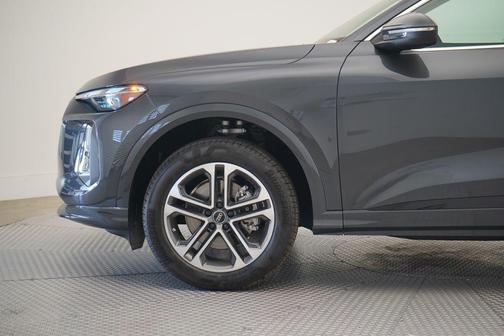 2025 Audi Q5 Premium TFSI quattro S tronic