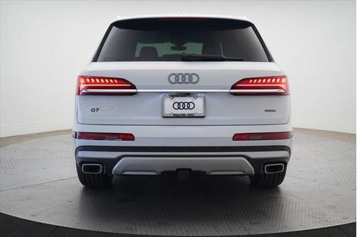 2025 Audi Q7 55 Premium Plus