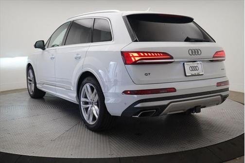 2025 Audi Q7 55 Premium Plus