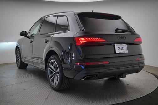 2026 Audi Q7 45 Premium Plus