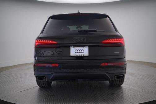 2026 Audi Q7 45 Premium Plus