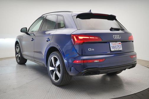 2022 Audi Q5 45 S line Premium Plus