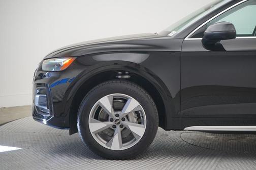 2023 Audi Q5 40 Premium Plus