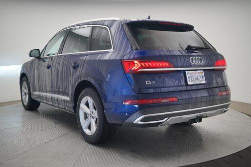 2023 Audi Q7 45 Premium Plus