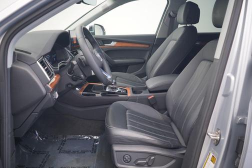 2023 Audi Q5 40 Premium Plus